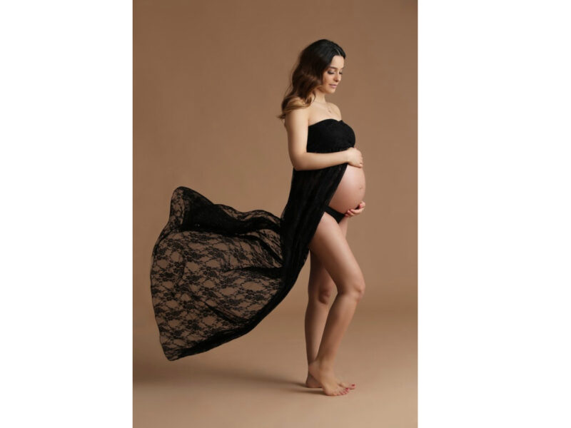 2_Schwarzes Spitzenkleid